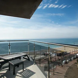 https://apartamentos-fuengirola-playa.1costadelsol.com