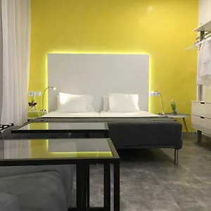 Casual In Appartement